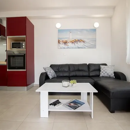 Apartamento Miss Tina *