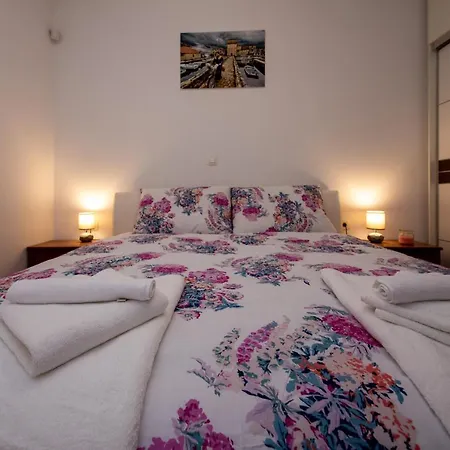 Apartamento Miss Tina *